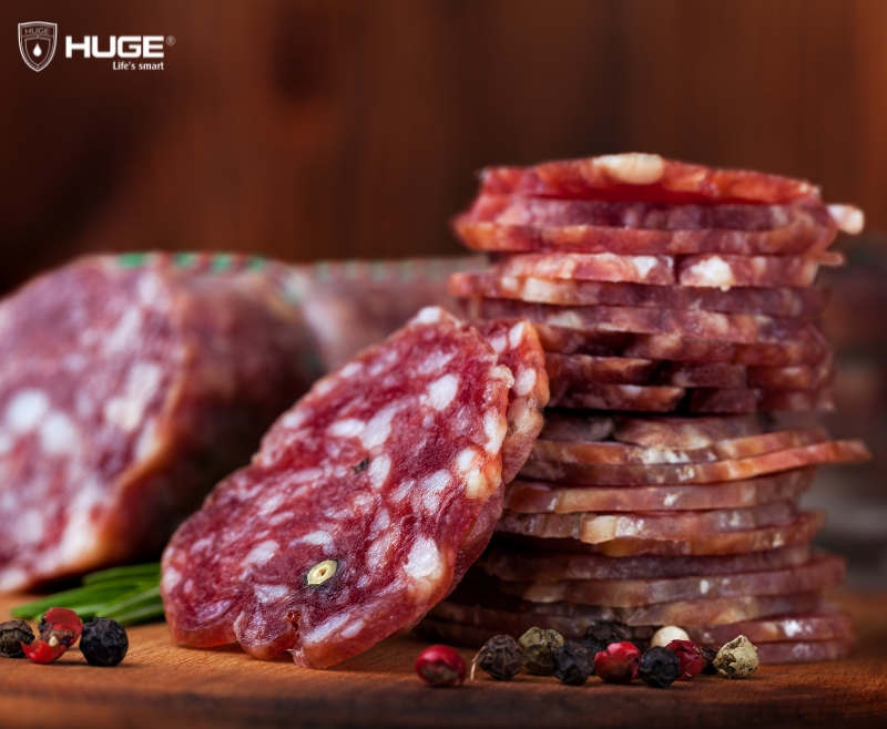 Các loại đồ khô để được lâu gồm lạp xưởng Các loại đồ khô để được lâu gồm lạp xưởng