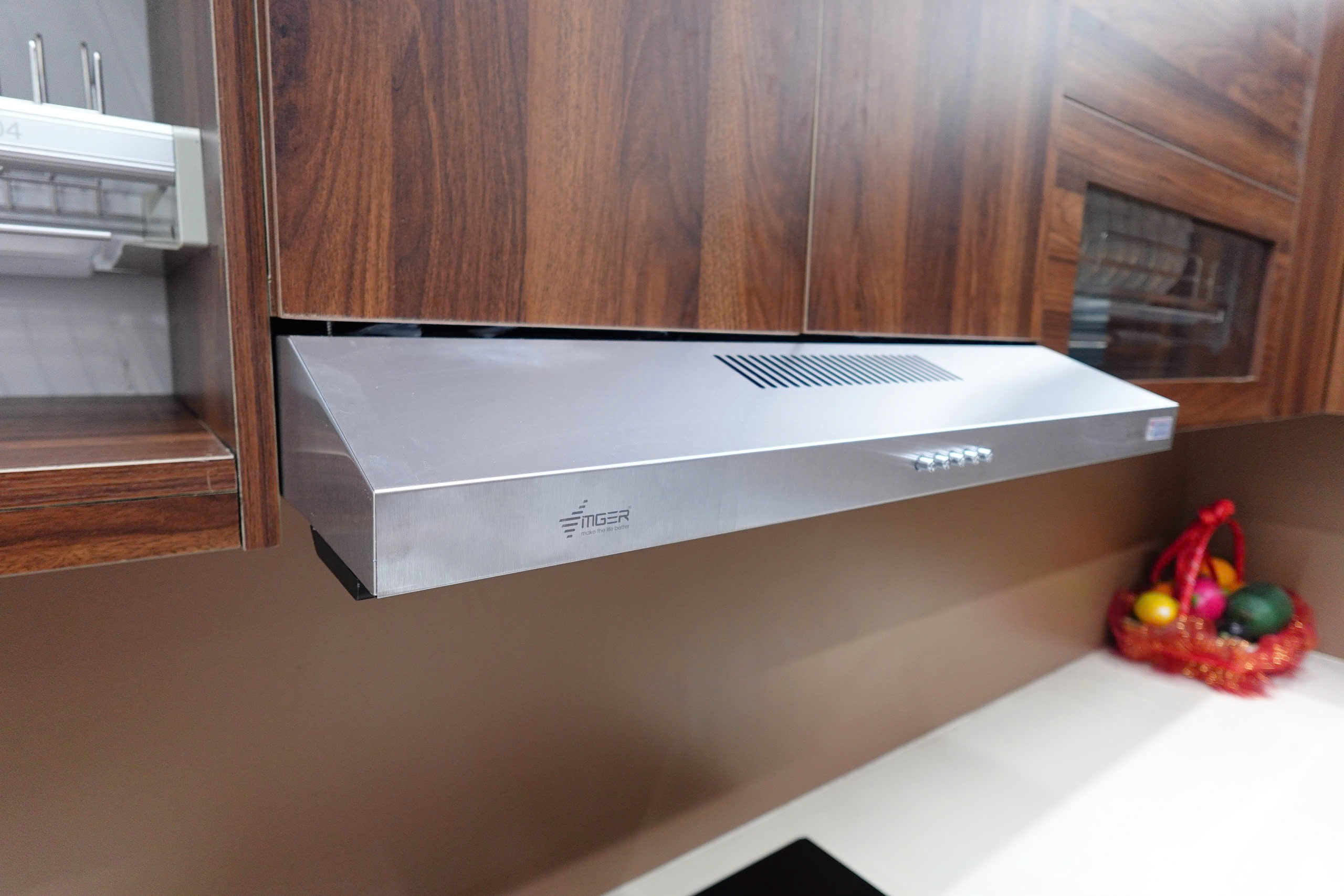 Thân máy hút mùi Vinger được làm từ Inox 304