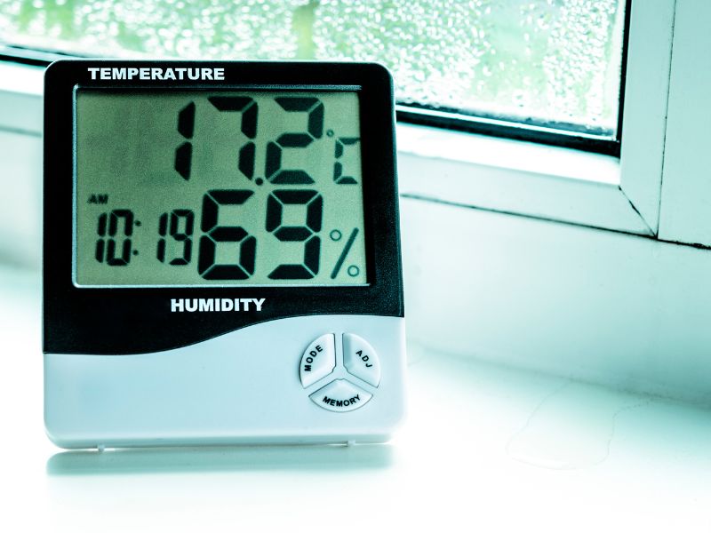 Độ ẩm không khí cao Độ ẩm không khí cao