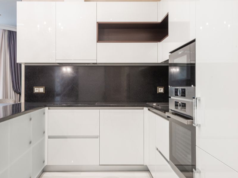 Lợi ích vượt trội của tủ bếp trên không tay nắm Lợi ích vượt trội của tủ bếp trên không tay nắm