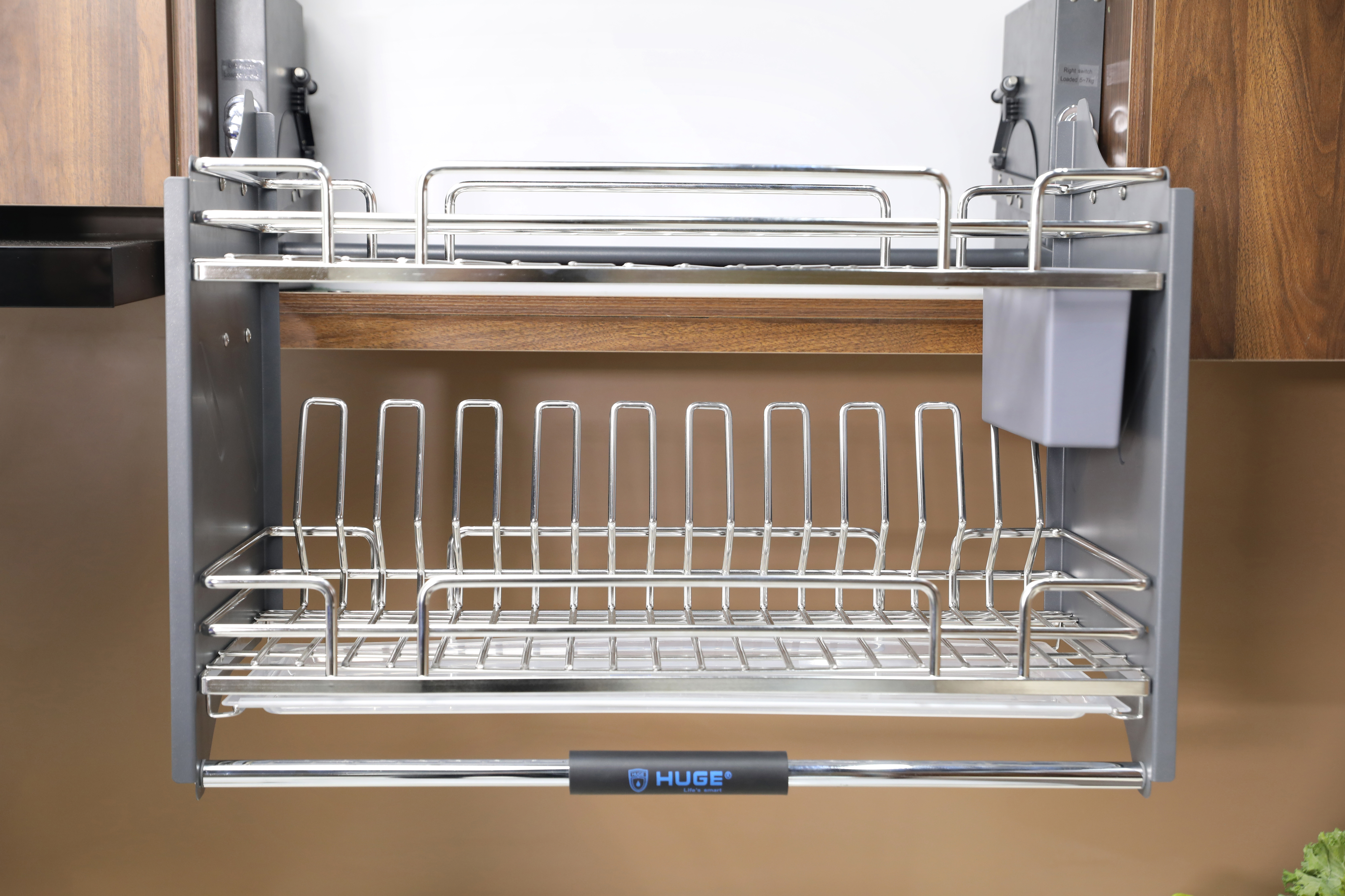 Hạn chế của giá bát đĩa nâng hạ có khay đũa thìa Hạn chế của giá bát đĩa nâng hạ có khay đũa thìa