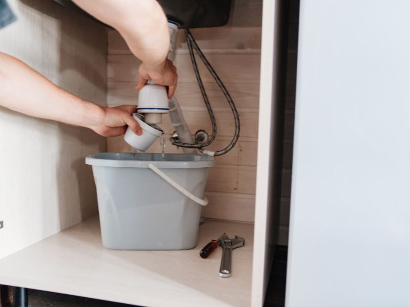 Gọi thợ chuyên nghiệp khi cần thiết Gọi thợ chuyên nghiệp khi cần thiết