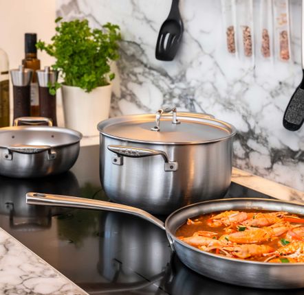 Không chọn nồi đáy từ khi dùng bếp từ Không chọn nồi đáy từ khi dùng bếp từ