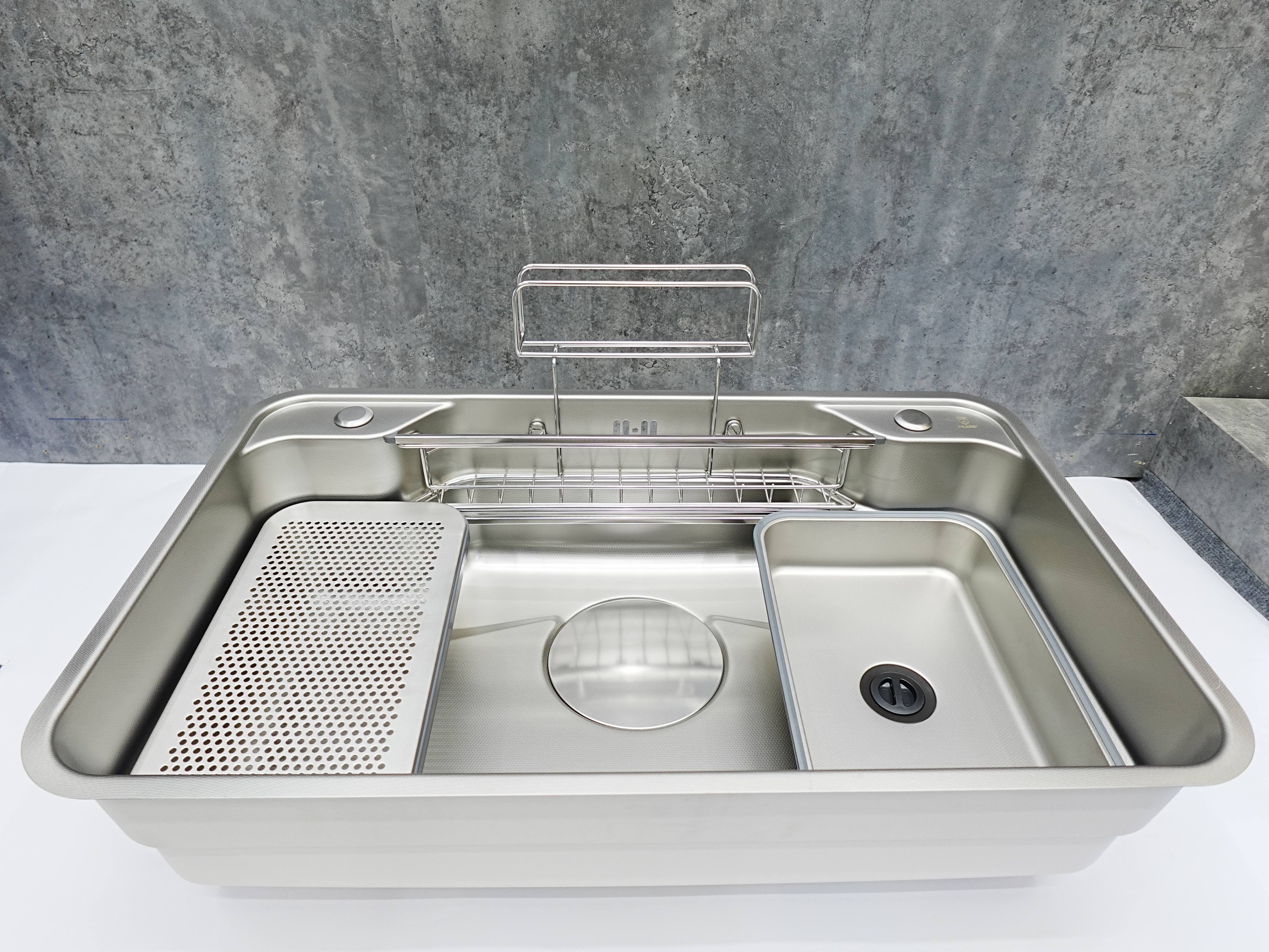 Chậu rửa tích hợp thớt Inox là gì? Chậu rửa tích hợp thớt Inox là gì?